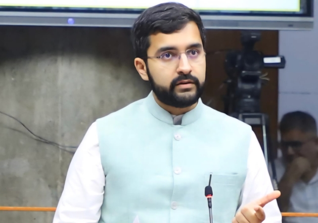 Aditya Surjewala raised questions on the issues of Mandi township