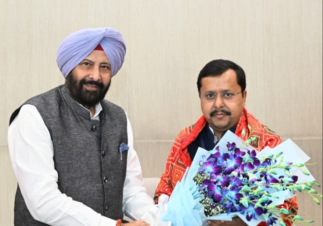 Dhillon meets Nitin Naveen