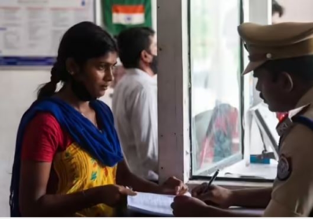 Obscene Messages Sent to Female Officer in Raipur