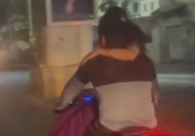 Death-Defying Stunt on Ajmers Streets