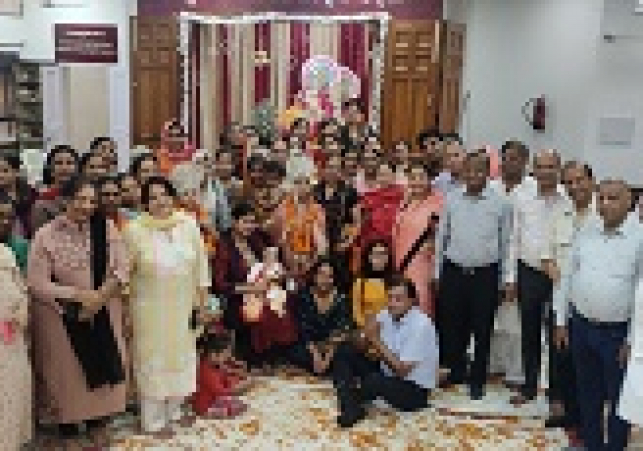 सनातन धर्म मंदिर सेक्टर 11 चंडीगढ़ द्वारा फूलो की होली उत्सव मनाया गया