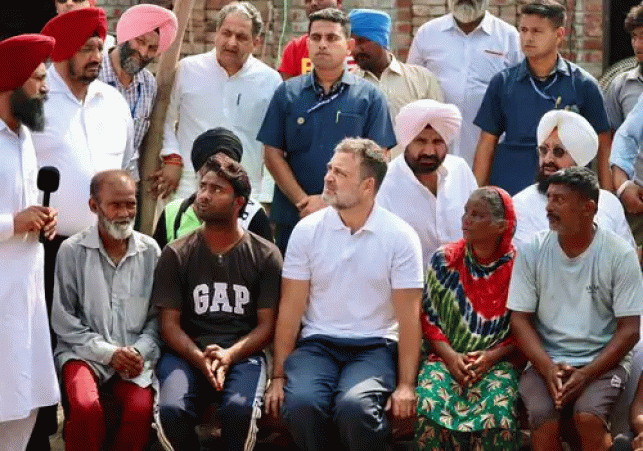 Heated argument between Rahul Gandhi and police: 