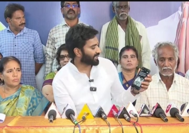 Naidu and Pawan should Apologize to the Devotees