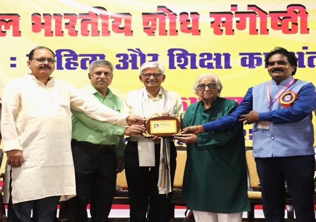 Arun Jain received the short story Shri Kriti Samman