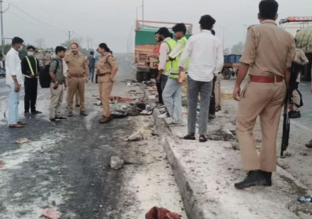 Horrific road accident in Hapur