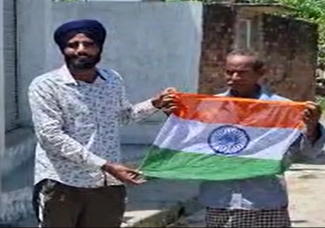 Pilibhit flag insulted news