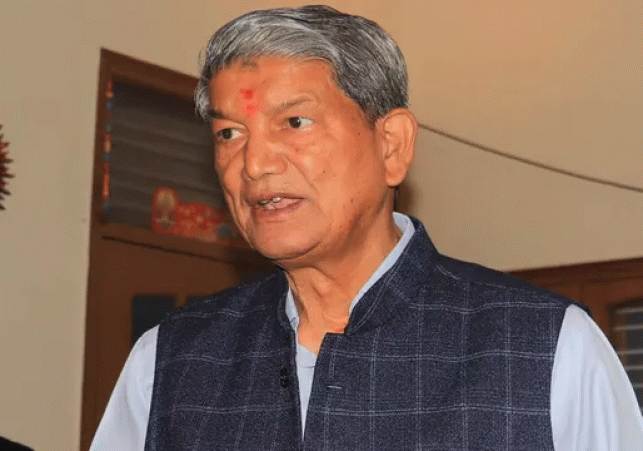 Harish Rawat Remains Active Even While on Earned Leave