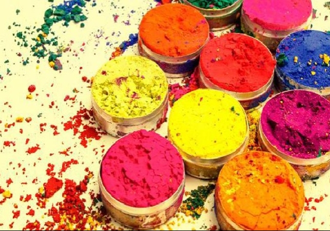 Know how to made homemade color and avoid chemical color in this Holi 2023