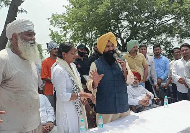 Jasveer Singh Garhi visited Phillaur to hear people