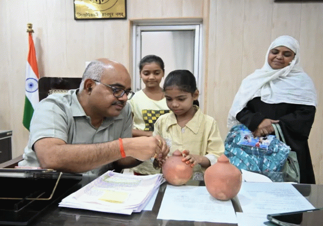 Kanpur's Iswa's Piggy Bank Moves Everyone to Tears