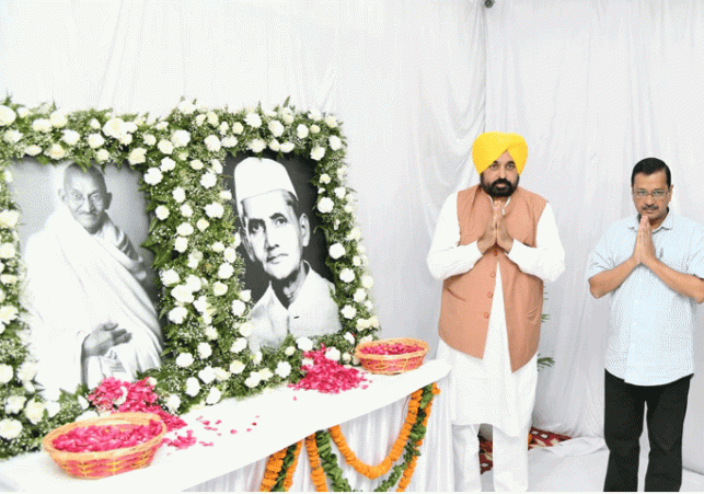 Tributes paid to Mahatma Gandhi and Lal Bahadur Shastri
