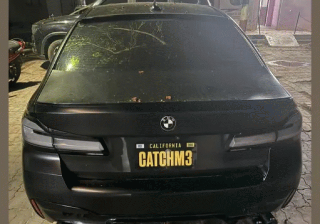 Suspicious cash worth ₹26 lakh seized from a BMW