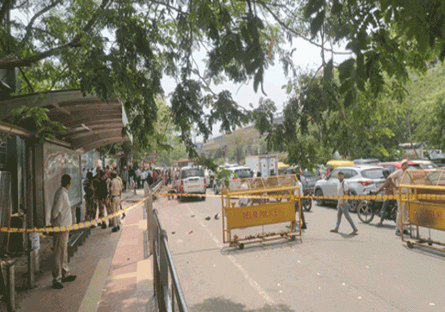 Firing on a person in a car near Chhatarpur metro station