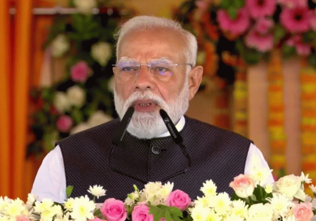 PM Modi Lashes Out at Akhilesh