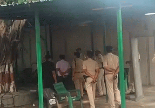 Police make a sudden visit to Rabri Devi official