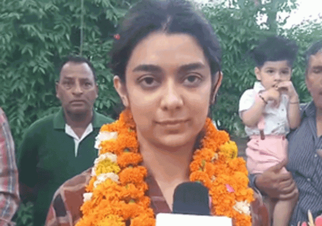 Rupal Rana, daughter of Delhi Police ASI