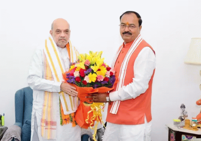 Keshav Prasad Maurya meets Amit Shah