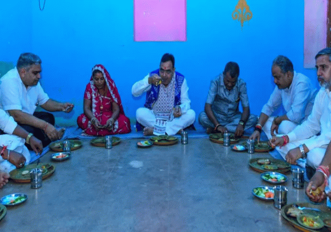 Chief Minister Bhajanlal Sharma's Unique Style in Banswara