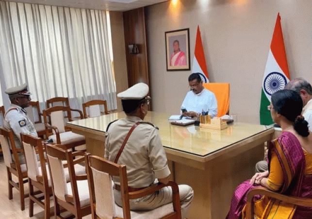 Image of the Nabanna Secretariat Becomes the Center of Discussion