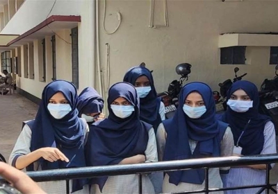 कर्नाटक में हिजाब पहनकर कालेज पहुंचना छात्रा को पड़ा भारी