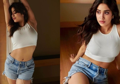 Janhvi Kapoor Bold Photos 