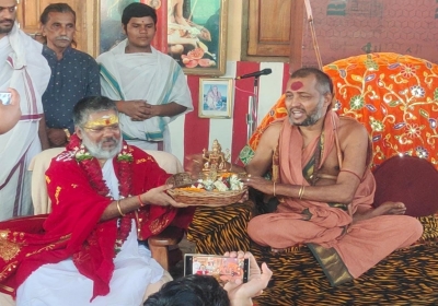 Jagadguru Vasant Vijayanand Giri Ji