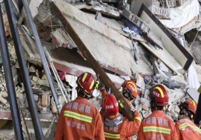 चीन में 29 अप्रैल को आठ मंजिला इमारत गिरने से कुल 53 लोगों की मौत