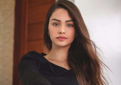 चाहती हैं अगर घुटनों तक लंबे बाल