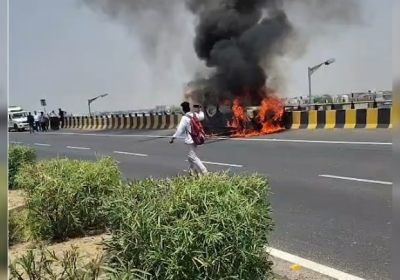 Tonk: HDFC Bank cash van burns to ashes on NH-52