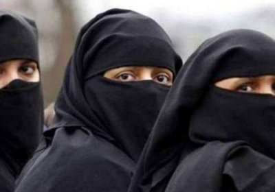 Hijab Controversy: कर्नाटक में डिग्री-डिप्लोमा कॉलेज 16 फरवरी तक रहेंगे बंद