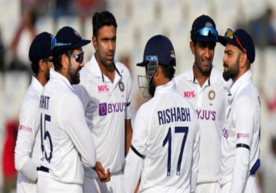 भारत को 252 पर समेटने के बाद पहले दिन ही पस्त हुई श्रीलंकाई बल्लेबाजी