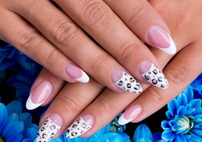 Long Nails Disadvantages: इन खतरनाक रोगों को बुलावा दे सकते हैं लंबे नाखून