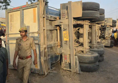 5 Dead and Several Injured After Trailer Collision