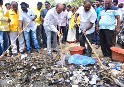 Journalists should Create Awareness about Cleanliness
