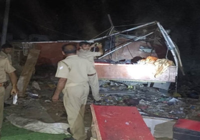 बाराबंकी में विस्फोट से उड़े डीसीएम के परखच्चे-एक की मौत