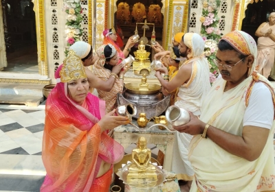 Under the spiritual guidance of Munishri Anuman Sagar