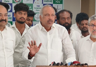 Farmers in Distress Demanded help from the Government