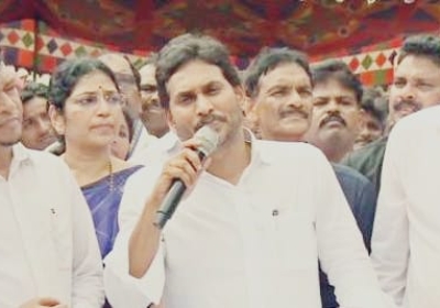 YS Jagan meets Diarrhea Victims