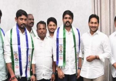 Prominent Leader Joins YSR Party