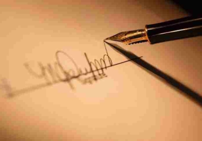 Commit Fraud by using Fake Signatures