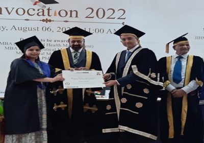 degrees awarded: आईआईएचएमआर यूनिवर्सिटी जयपुर में 11 पीएचडी 267 डिग्री धारकों को दीक्षांत समारोह में डिग्रियां प्रदान की गई
