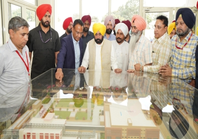 Chief Minister gives a Gift of Rs 135 crore to Majha Region