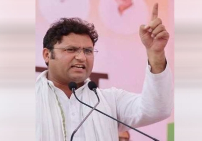 Ashok Tanwar joins AAP