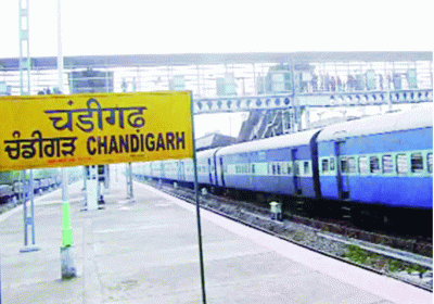 Ministry of Railways clamps down on parking contractors at Chandigarh station