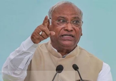 Commented on the Color of Kharge