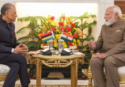 PM Modi meets with the Prime Minister of Mauritius