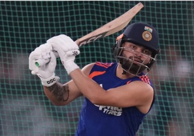 Cricketer Rinku Singh to Receive a Gift