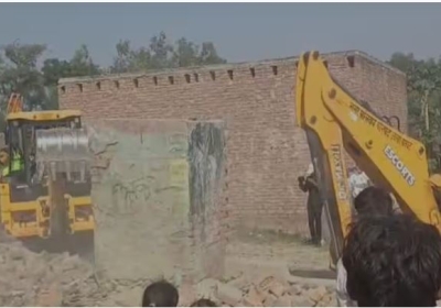 Bulldozer action against 'illegal' houses in Shahjahanpur