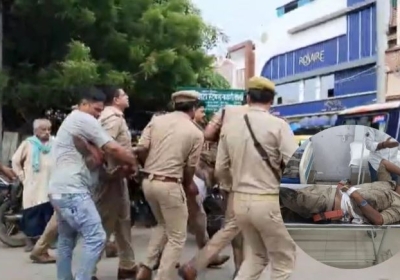 Lawyers in Varanasi Chased and Beat a Police Inspector