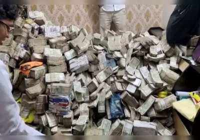 ED Raid In Jharkhand Ranchi Recovered Crores Of Cash From Servant House